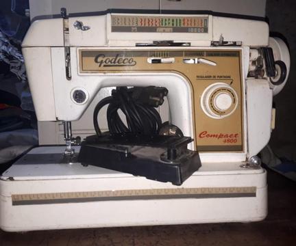 Maquina de cocer godeco