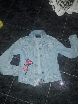 Talle M Campera de Jeans con Bordado