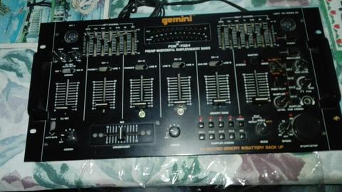 Consola Gemini Mixer 4 Canales Stereo