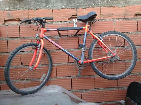 Vendo Bici, 3 Coronas,7 Piñones=$3800