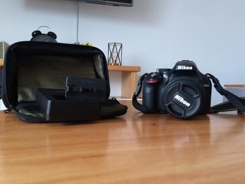 Camara Nikon D5200