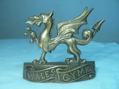 Hermosa Figura Escultura del Dragón Galés de Bronce NVB 1982 Gran Bretaña
