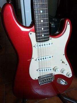 Guitarra Squier Strato Standard Series