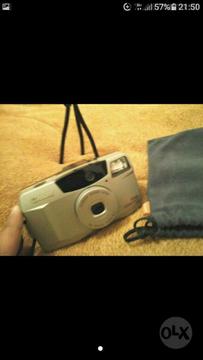 Cámara Canon con Rollo Fotográfico