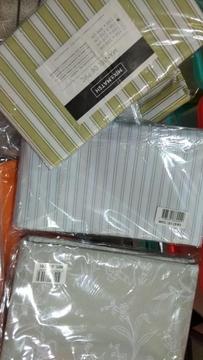 Manteles de PVC rectangulares marca Mix and Match