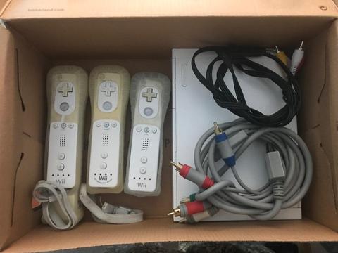 Wii con Dos Controles Y Chipeada
