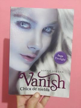 Vanish: Chica de Niebla, Sophie Jordan