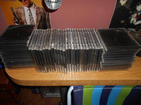 53 cajas acrilicas de cds en perfecto estado