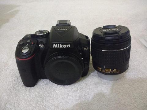Nikon D5300 con Lente 1855 mm y accesorios