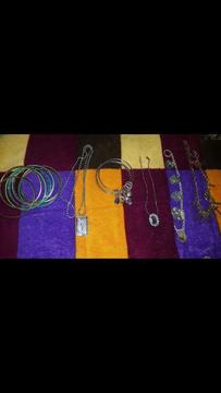 Pulseras, Collares Y Anillos