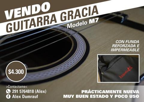 Guitarra Criolla Gracia Modelo M7. Funda impermeable