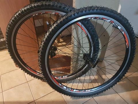 2 Ruedas de Bicicleta R26 Doble Pared Nuevas Completas Listas