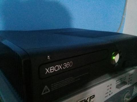 Vendo Xbox 360 Impecable
