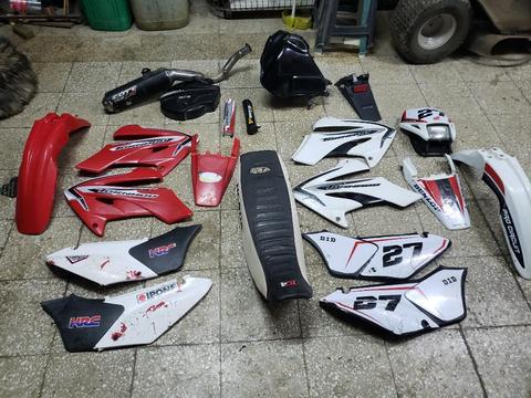 Vendo Kit Plásticos Honda Tornado