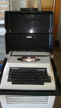 Vendo Maquina de Escribir Antigua