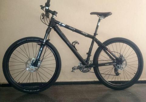 Cannondale F4 SRam, Shimano, frenos hidráulicos Hayes, 27 vel