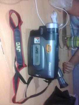 Vendo cmara filmadora JVC perfecto estado todos sus accesorios