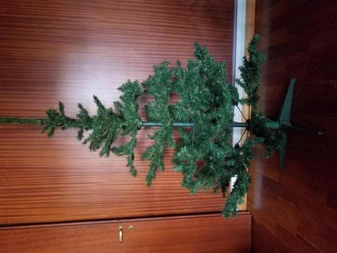 ARBOL DE NAVIDAD GRANDE, USADO