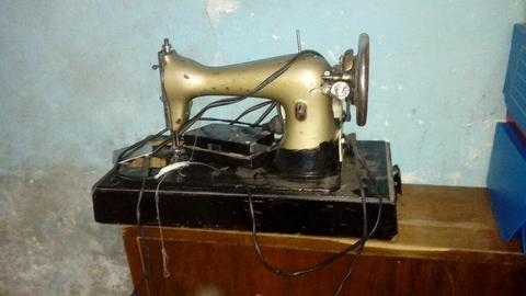 Vendo Maquina de Coser