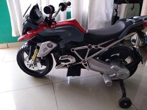 VENDO MOTO A BATERIA BMW!!!!