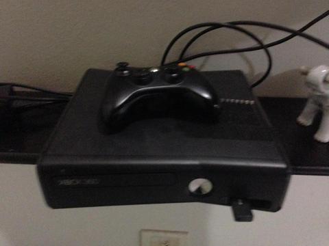 Vendo o permuto xbox 360 slim