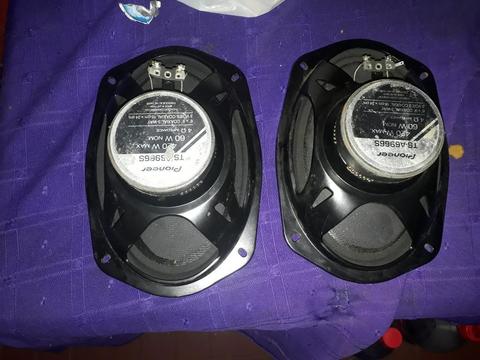 Vendo Parlantes Pioner Y Cornetas