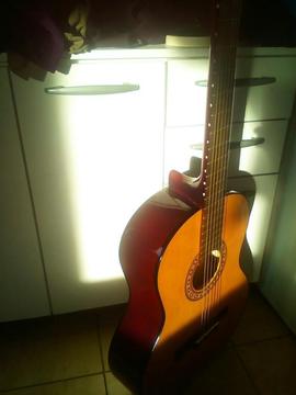 Se Vende Guitarra Criolla Gracia M2