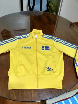 Campera Adidas Suecia Talle M Nike Puma