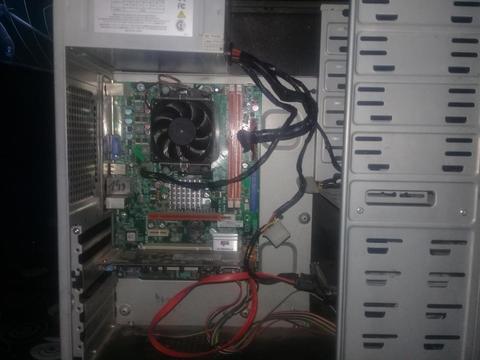 Vendo cpu Urgente funcionando