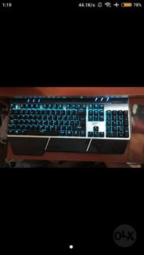 Teclado Mecánico Gamer Rgb