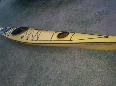 Vendo Kayak marca weir Modelo Cruz Diablo en guarderia puerto de palo