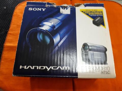 Vendo Handycam Sony DCRDVD810 en caja completa