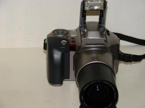 Camara Fotografica Olympus IS 20 Quarzdate 35mm Zoom Auto Usada en perfecto estado