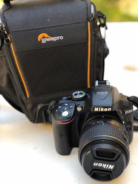 Cámara Reflex Nikon D5300 con Bolso