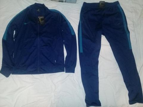 Conjunto Nike Dry Nuevo con etiqueta