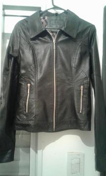 Campera de Simil Cuero