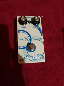 Pedal Chorus y Cable interpedal