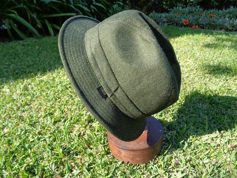 Vendo elegante sombrero de Loden a estrenar traído de Austria