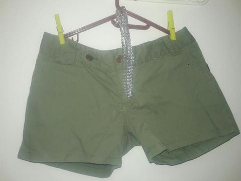 Short Color Militar Talle 40/42