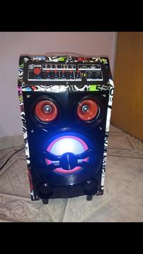 Parlante stromberg Kazz. 70 wts. Más micrófono Noga